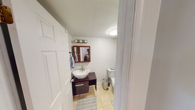 Building Photo - 337 S 12th St