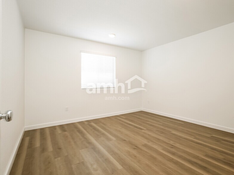 Building Photo - 2379 Monroe Ave