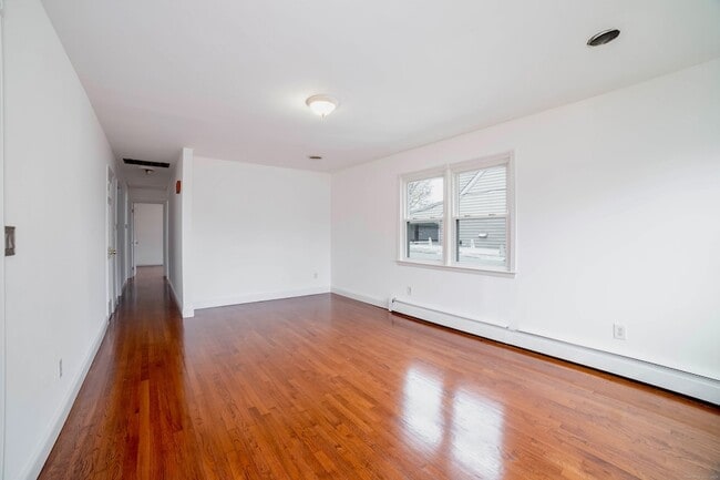 Building Photo - 45 Voight Ave