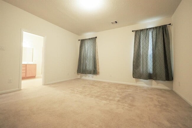 Building Photo - 4426 S Vineyard Mdw Ln