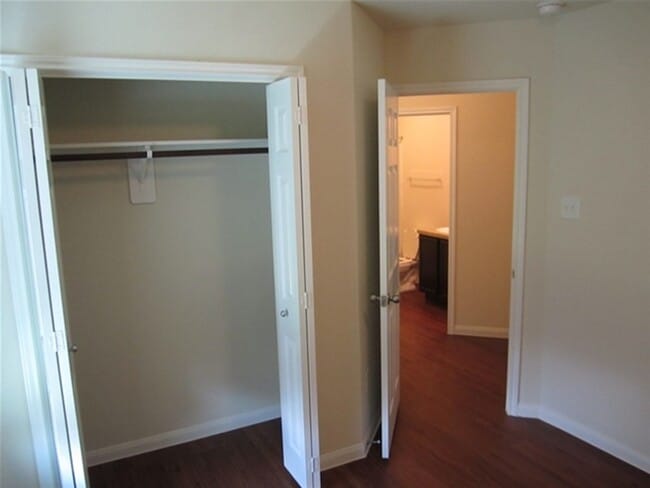 Building Photo - 2402 Hiacintas Way