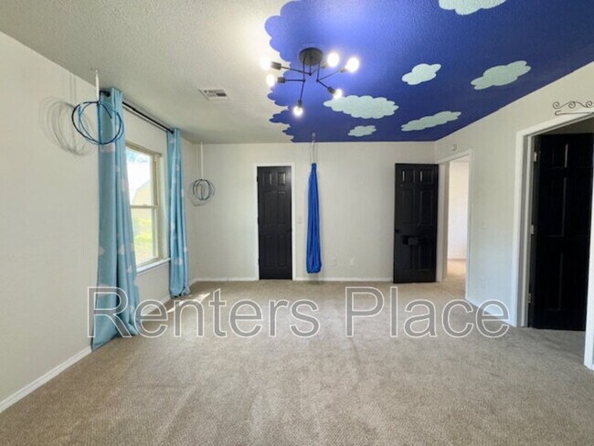 Building Photo - 6315 E 98th Pl