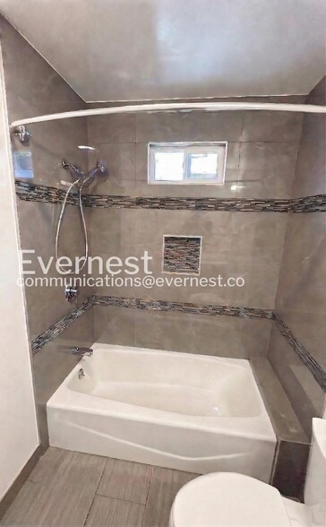 Building Photo - 1936 Shoreview Ave