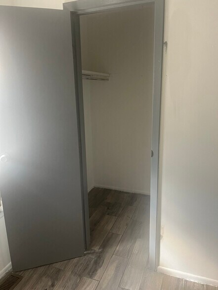 Primary Photo - 9347 W Longview Pkwy