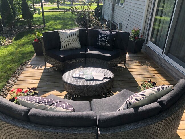 Plenty of space for to enjoy the outdoors! - 222 6th Ave SE