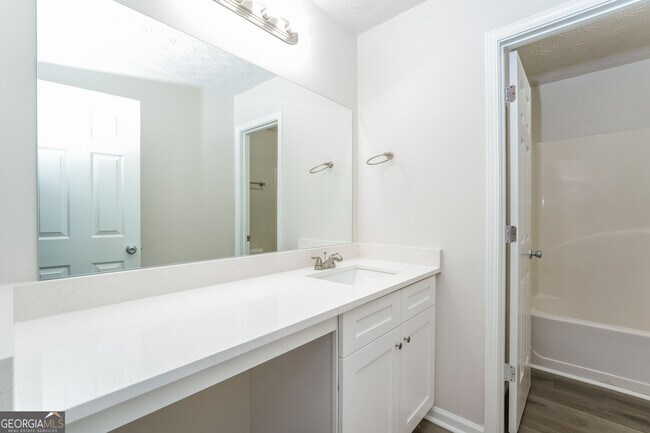 Building Photo - 15 Emerson Trail