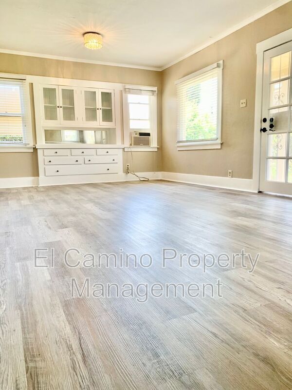 Building Photo - 5758 Pickering Ave