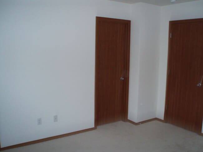 Building Photo - Hopkins - 1402