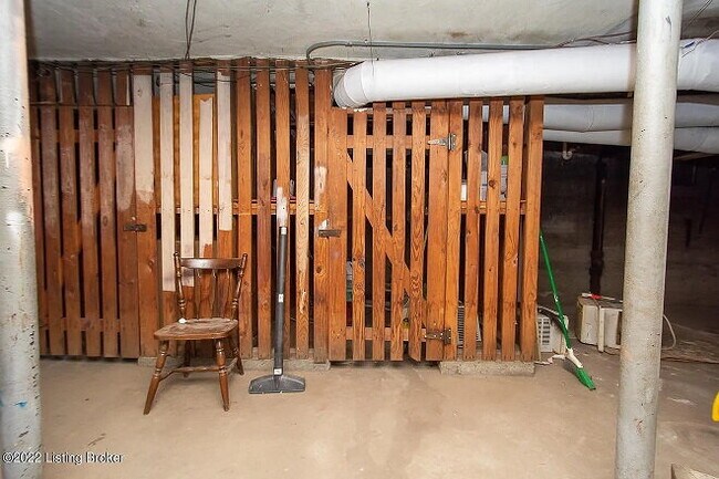 Building Photo - Charming 1 bed, 1 bath apartment in old louisville.