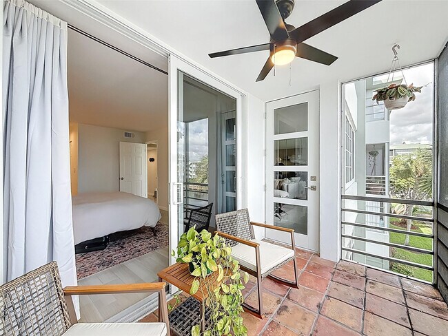 Building Photo - 2741 Taft St