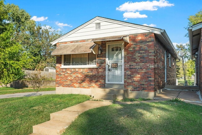 Primary Photo - 4100 E Iowa Ave