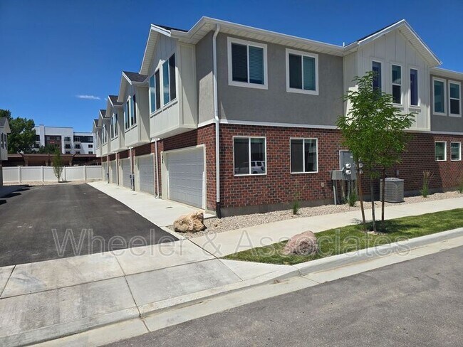 Building Photo - 460 W 1080 S