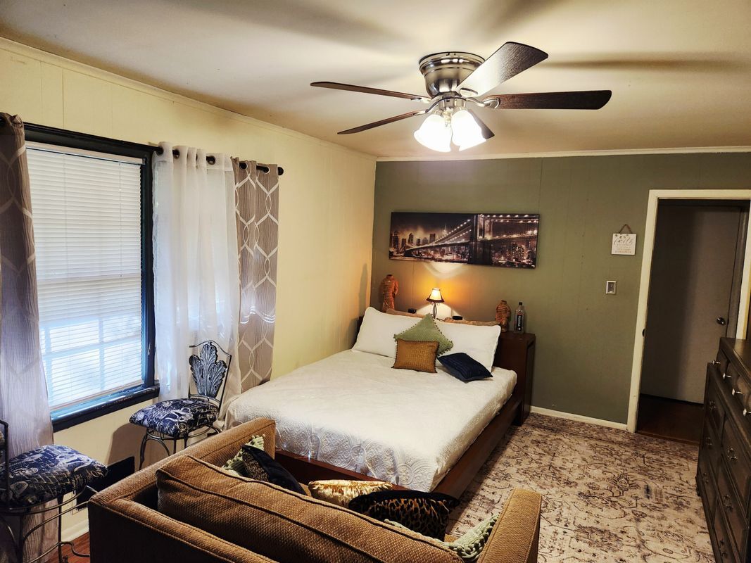 Building Photo - 4197 Fredericksburg Dr