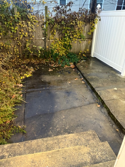 Building Photo - 2351 N Park Ave