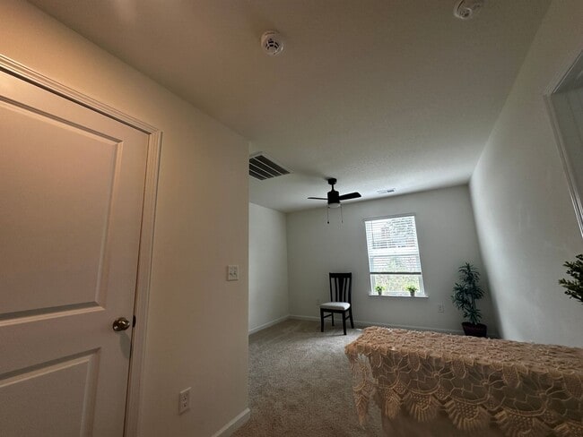 Building Photo - 3 bed/2.5 bath with garage - E Morristown, TN