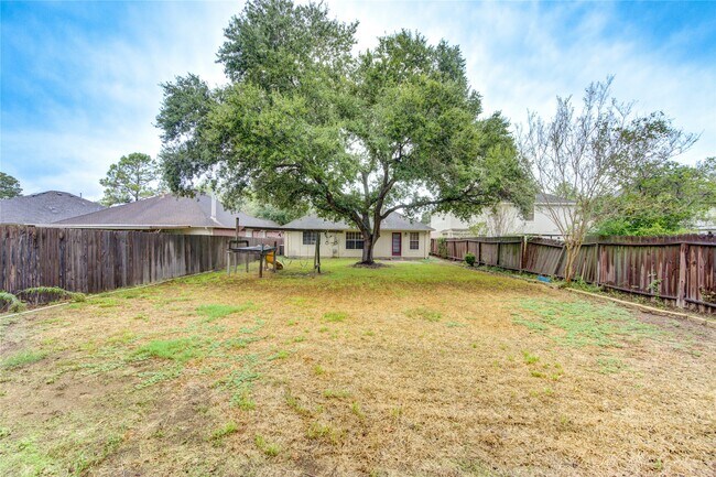 Building Photo - 2915 Blue Mist Dr