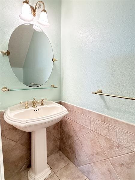 Building Photo - 6671 Via Regina