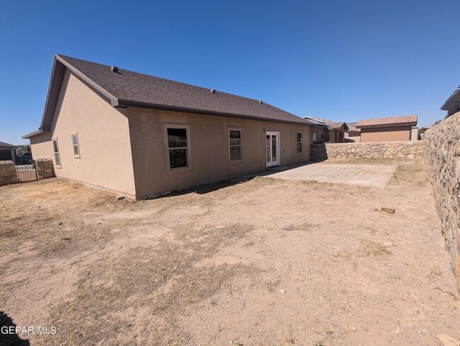 Building Photo - 1001 Half Moon Pass