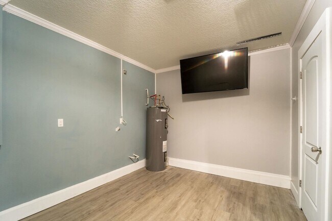 Building Photo - 415 Santorini Ct