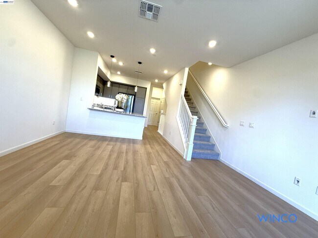 Building Photo - 3810 Norbridge Ave