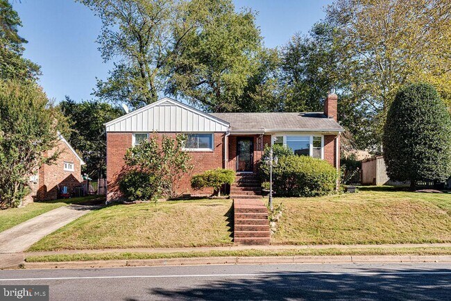 Building Photo - 869 Patrick Henry Dr