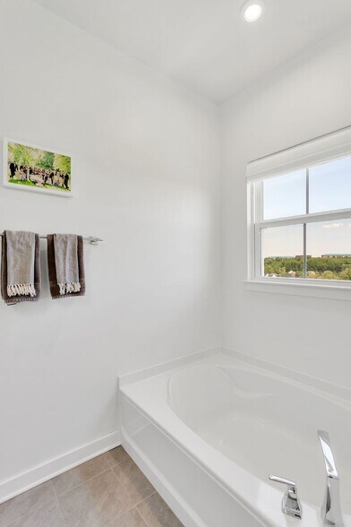 Building Photo - 1206 Clear Springs Dr