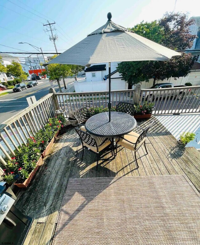 Building Photo - 1 S Bartram Ave