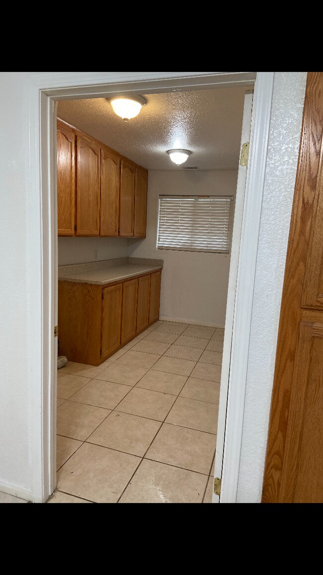 Building Photo - 16627 Ponca St