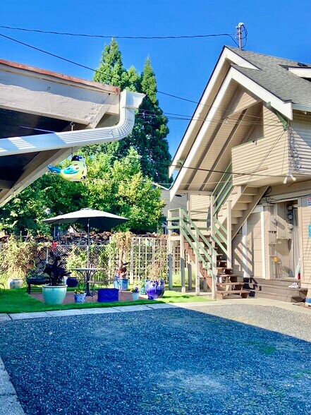 Building Photo - 1630 Chestnut Street