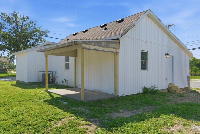 Building Photo - 3 bed 2 bath rental home