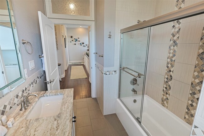 Building Photo - 2611 Avenue Q