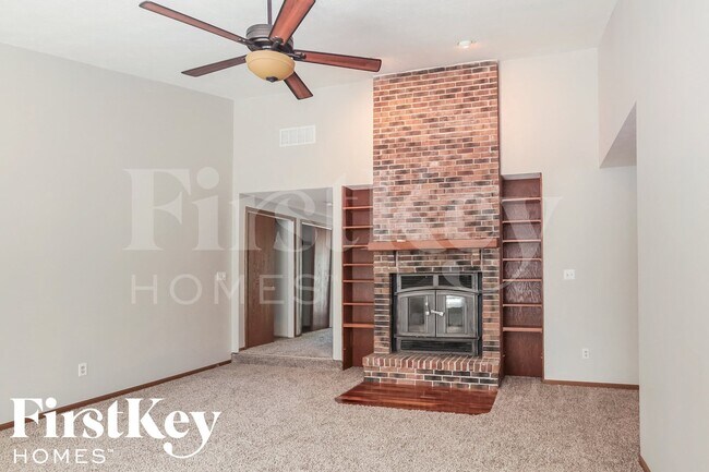 Building Photo - 6921 Mapleton Ct