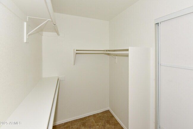 Building Photo - 1360 N Brentwood Pl