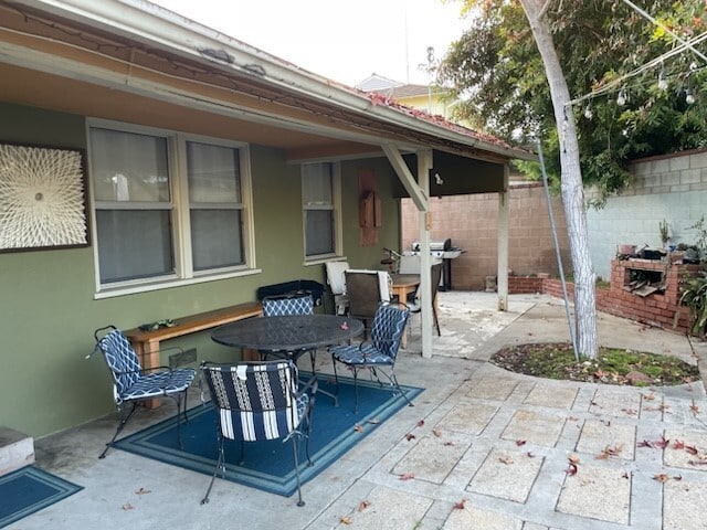 Building Photo - 3270 Rosewood Ave