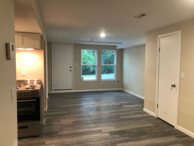 Building Photo - 1206 Brookside Ave