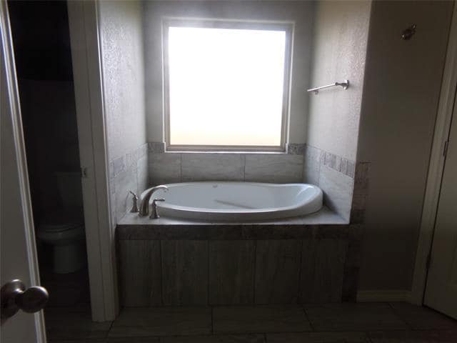 Building Photo - 811 Acadia Ct