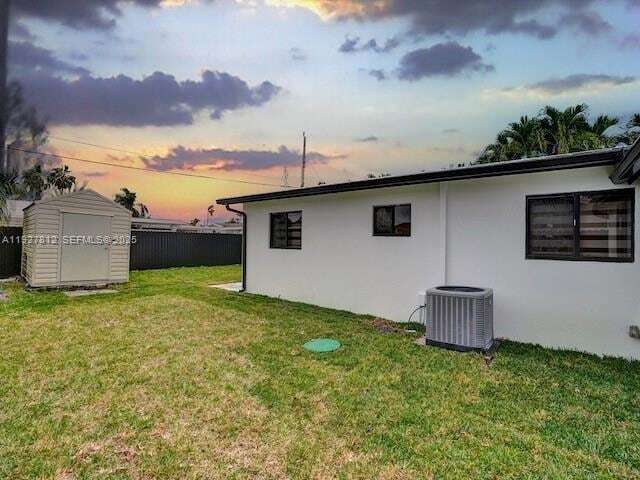 Building Photo - 7881 Hope St