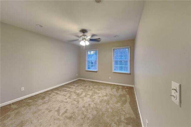 Building Photo - 4502 Lashley Ct NE