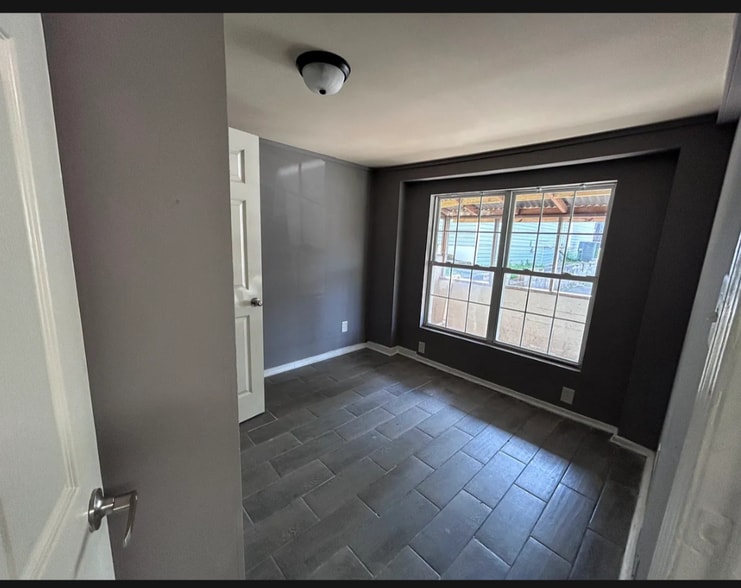 Building Photo - 1320 Brown St