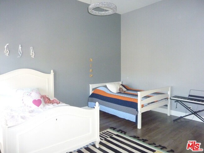 Building Photo - 13065 Mindanao Way