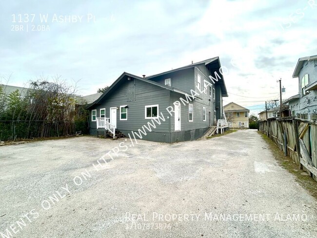 Building Photo - AVAILABLE NOW! 2 Bedroom /2 Bath Unit Avai...