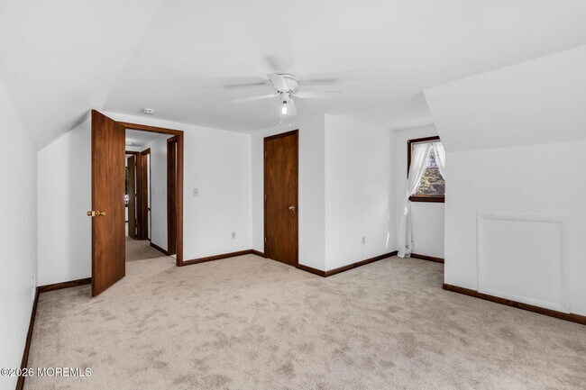 Building Photo - 370 Cassville Rd