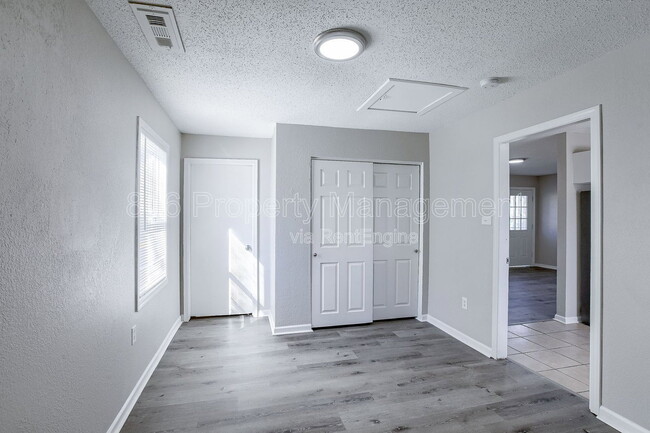 Building Photo - 11201 Crystal Ave