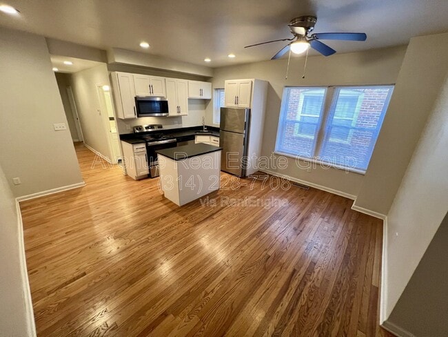 Building Photo - 6048 Washington Blvd