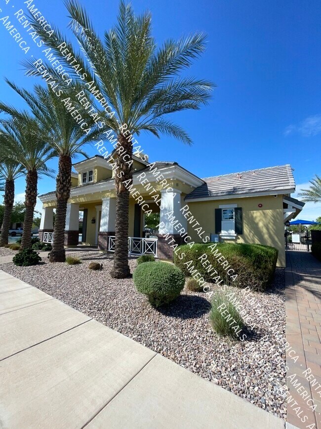 Building Photo - 10428 E Nopal Ave