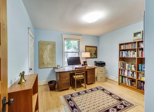 Building Photo - 804 S Grove Ave