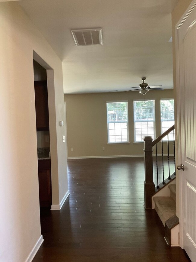 Building Photo - Immaculate 3-Bedroom Home with Loft, Two-C...