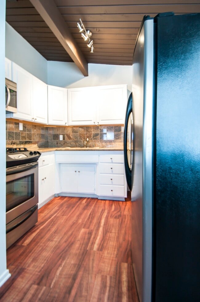 Building Photo - 72458 Sunnyslope Dr