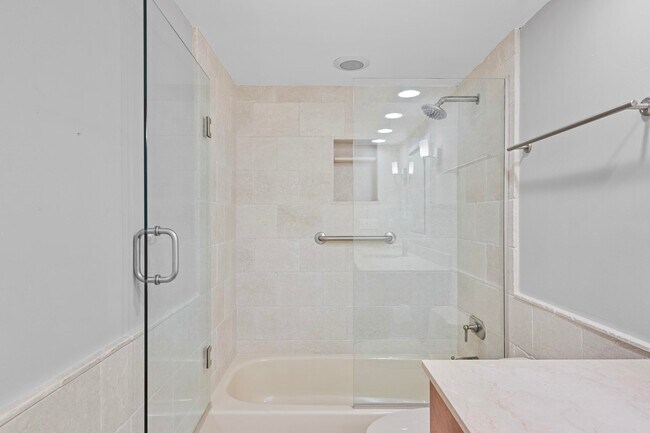 Building Photo - 3250 S Ocean Blvd