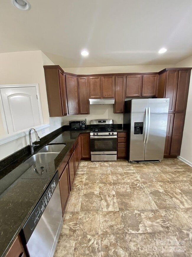 Building Photo - 4704 Pepperstone Ln